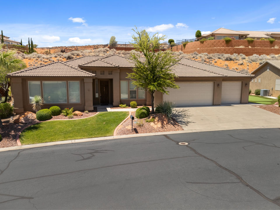 627 N Red Butte DR, Washington
