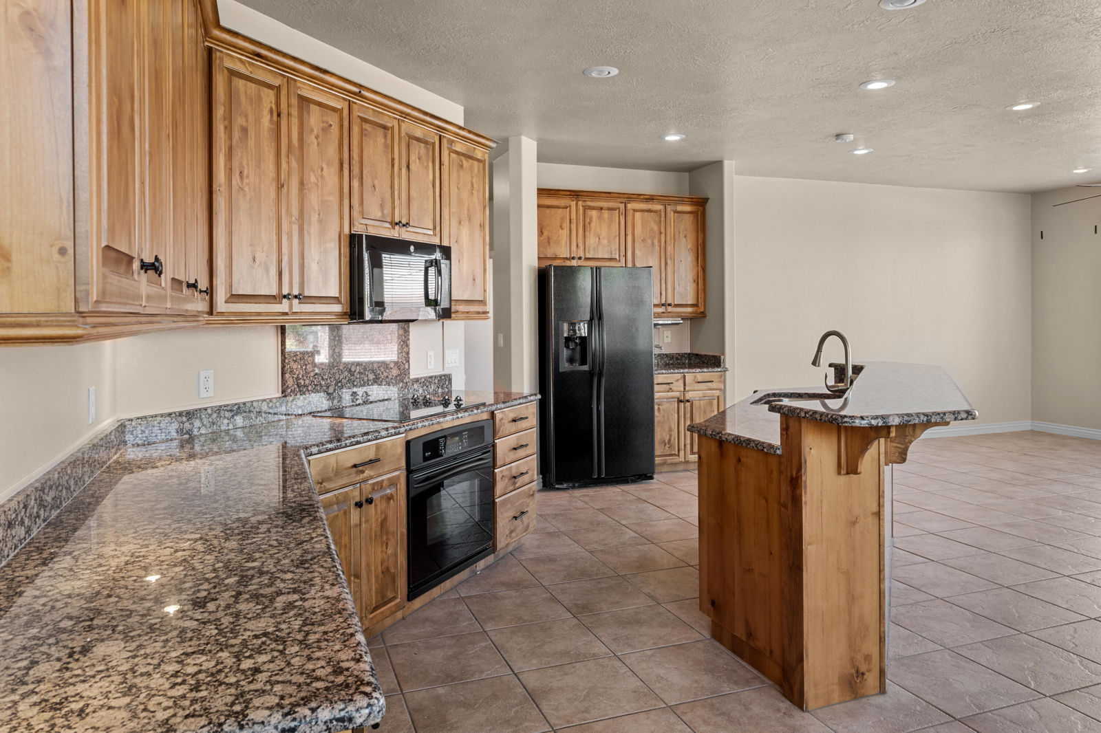 627 N Red Butte DR, Washington, photo 16 of 32
