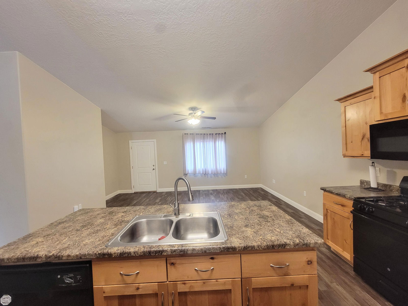 2759 N Mountain Valley Trail, Cedar City, photo 13 of 34
