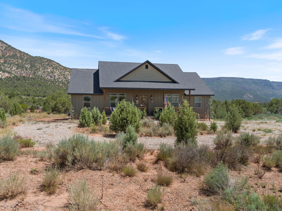 3014 E Badger Way, New Harmony