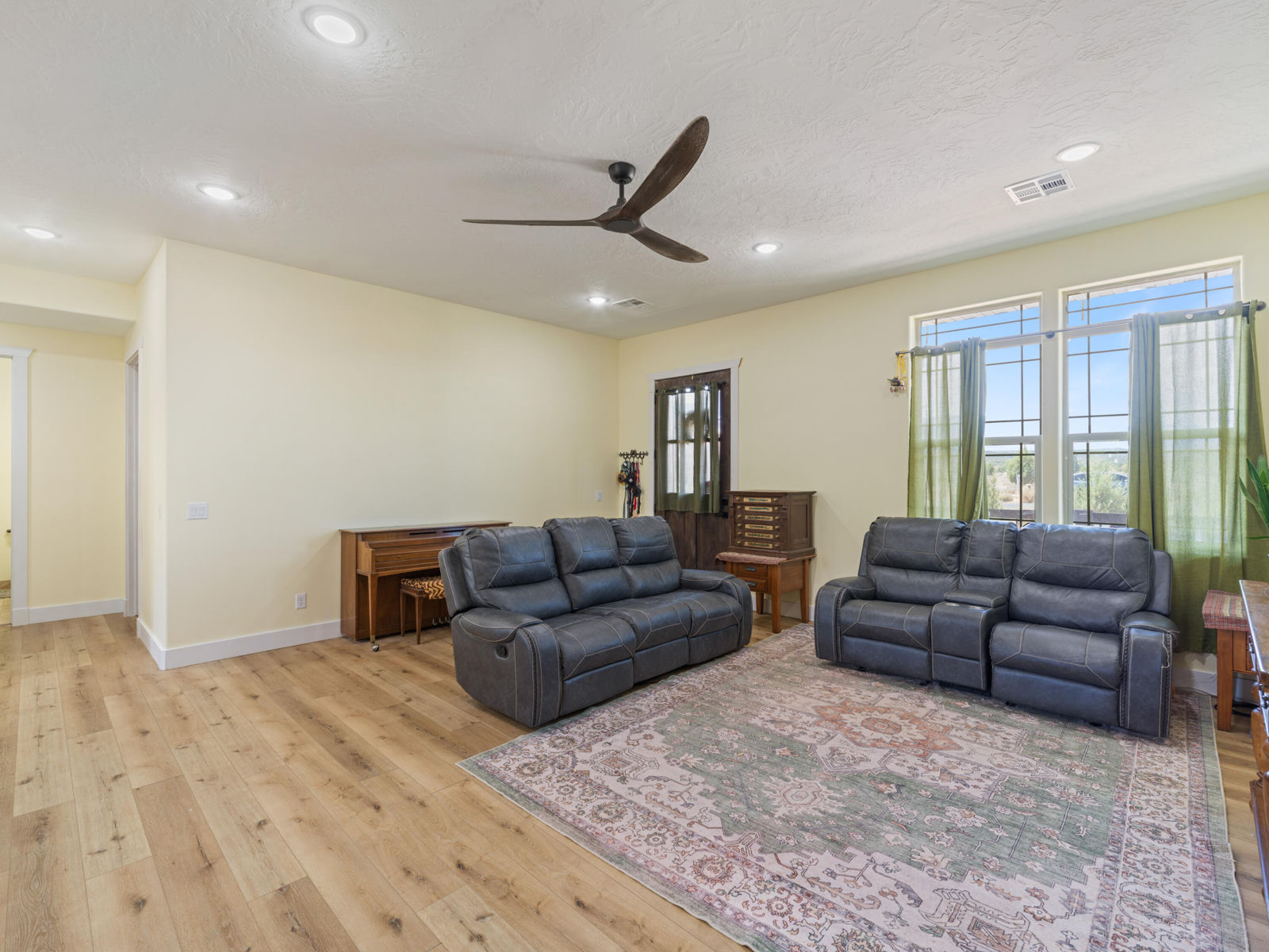 3014 E Badger Way, New Harmony, photo 9 of 38