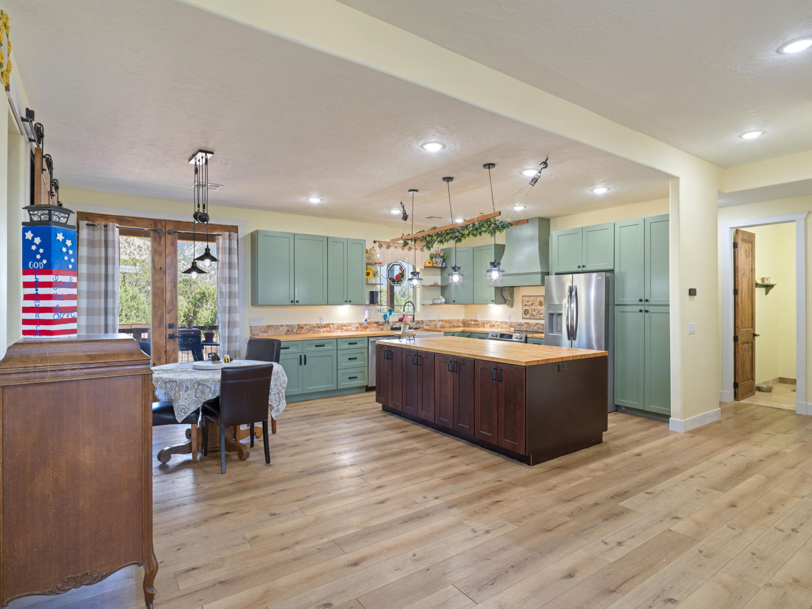 3014 E Badger Way, New Harmony, photo 10 of 38