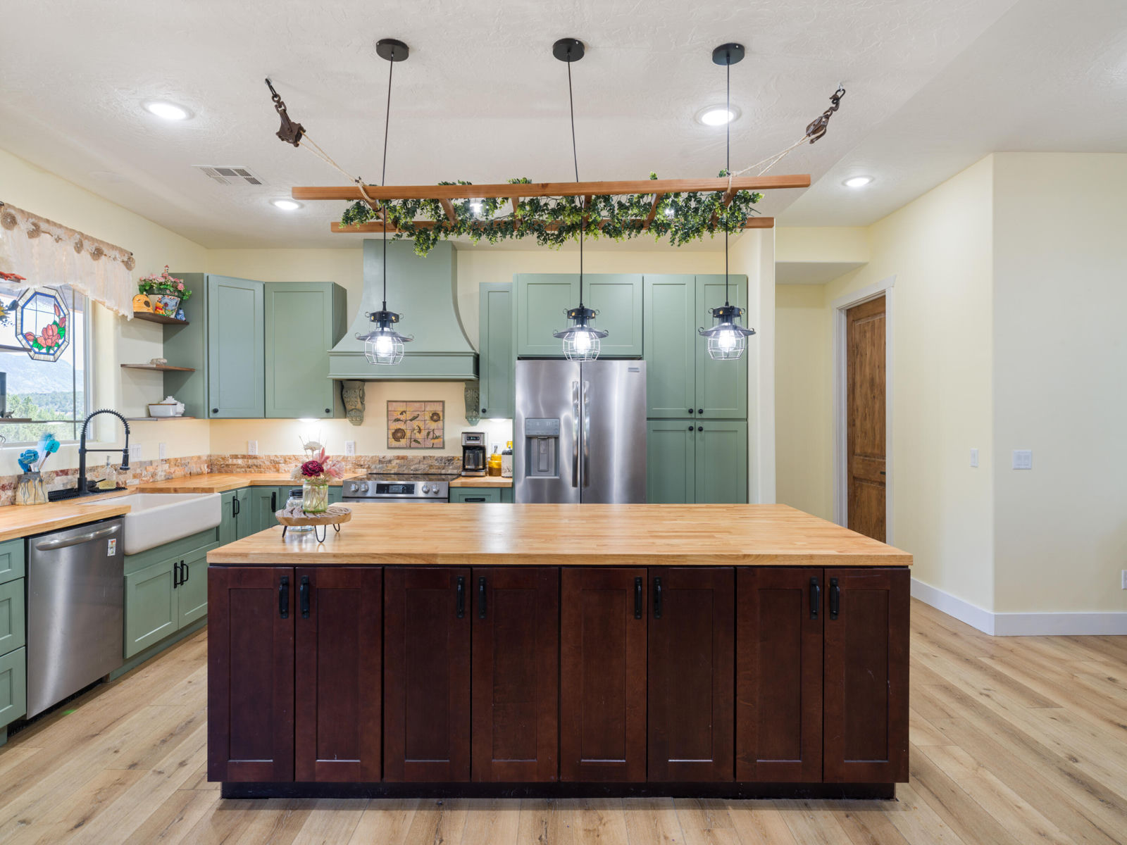 3014 E Badger Way, New Harmony, photo 11 of 38