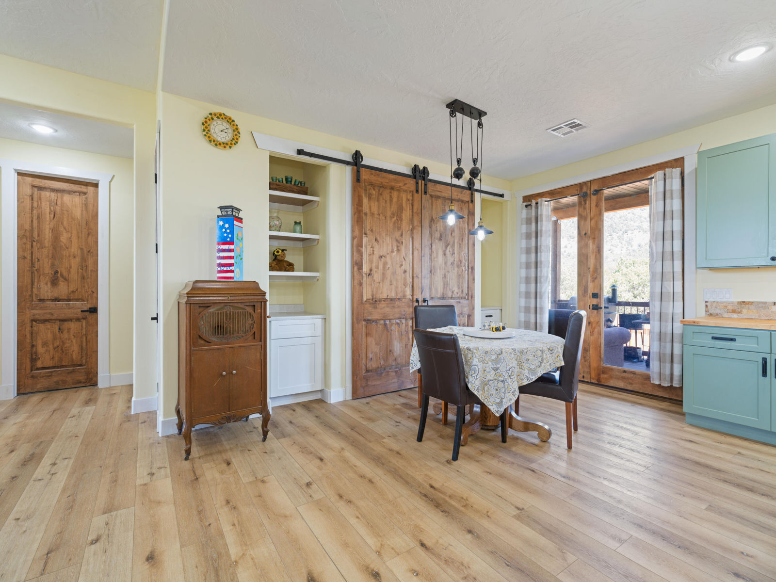 3014 E Badger Way, New Harmony, photo 15 of 38