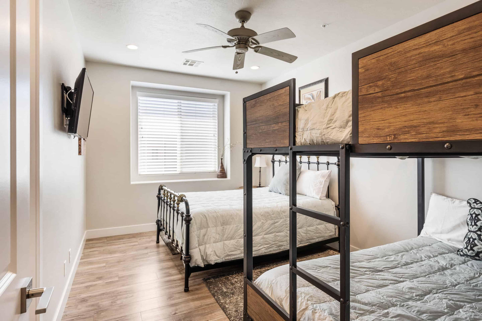 2322 N Park Center DR, 39, Washington, photo 84 of 138