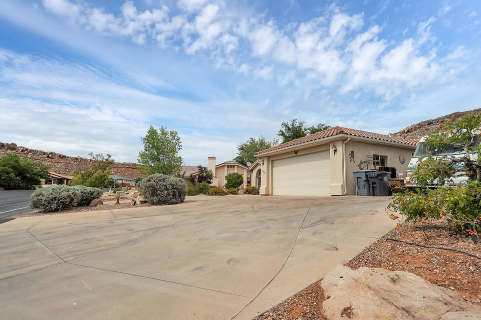 2789 S Tonaquint DR, St George, photo 3