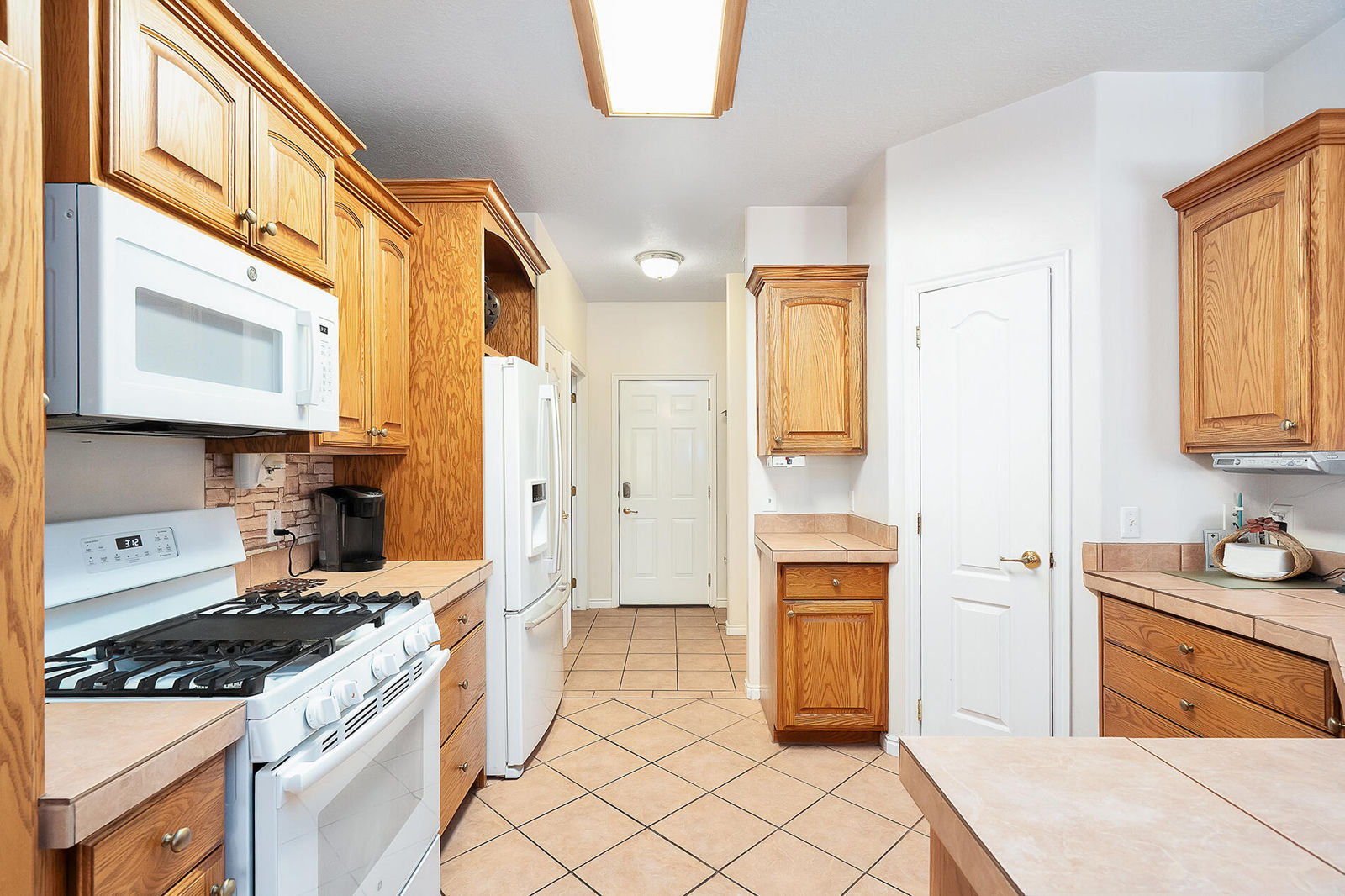 2789 S Tonaquint DR, St George, photo 9 of 45