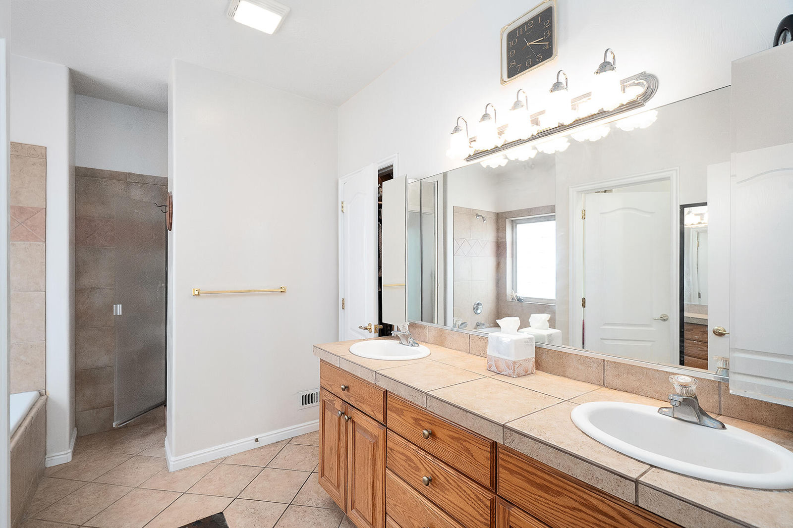 2789 S Tonaquint DR, St George, photo 18 of 45
