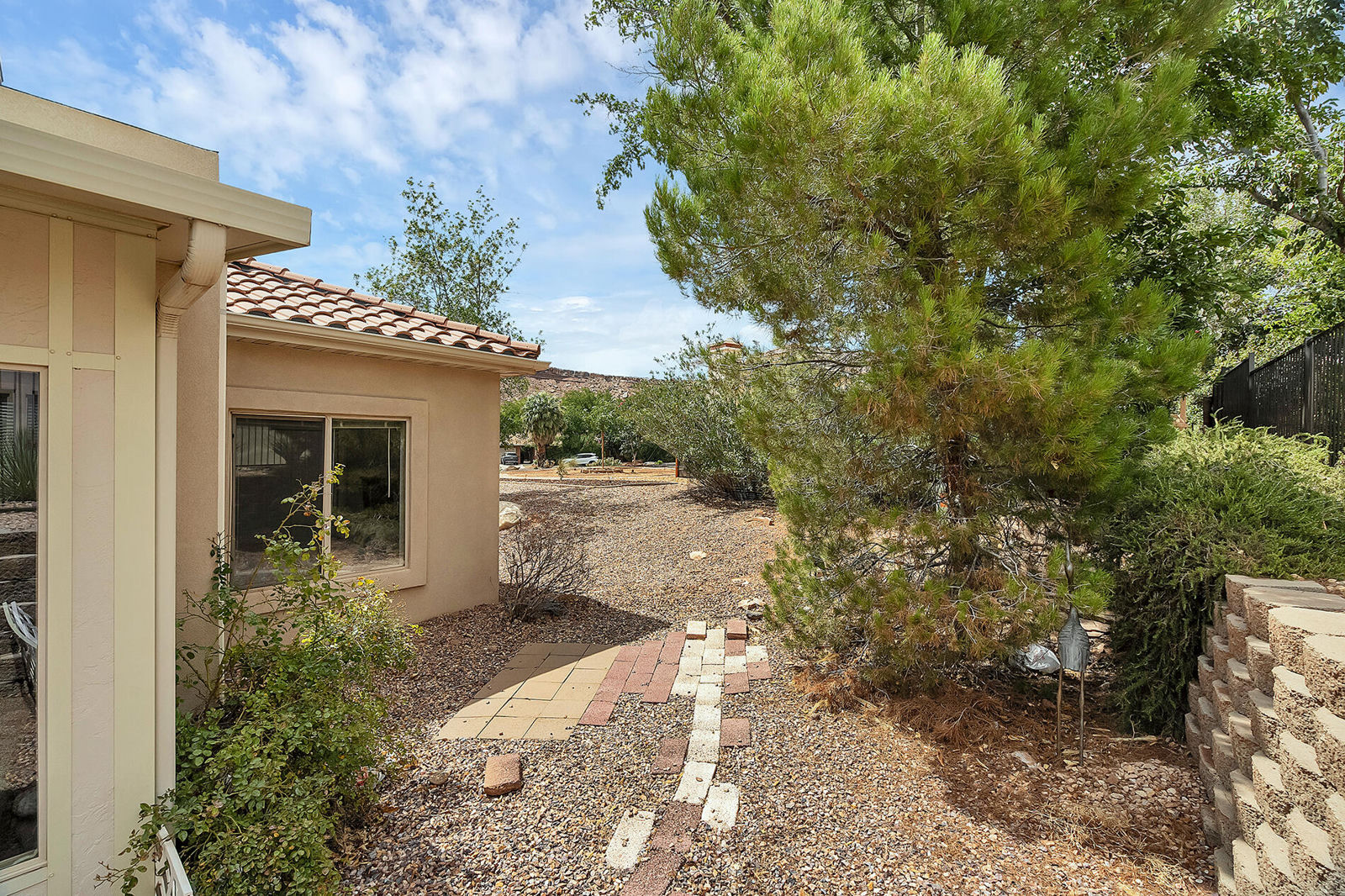 2789 S Tonaquint DR, St George, photo 39 of 45