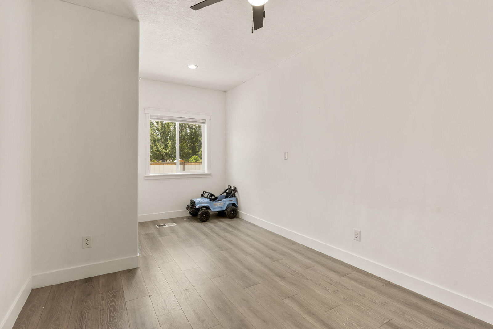 2746 W 5325 N, Cedar City, photo 32 of 54