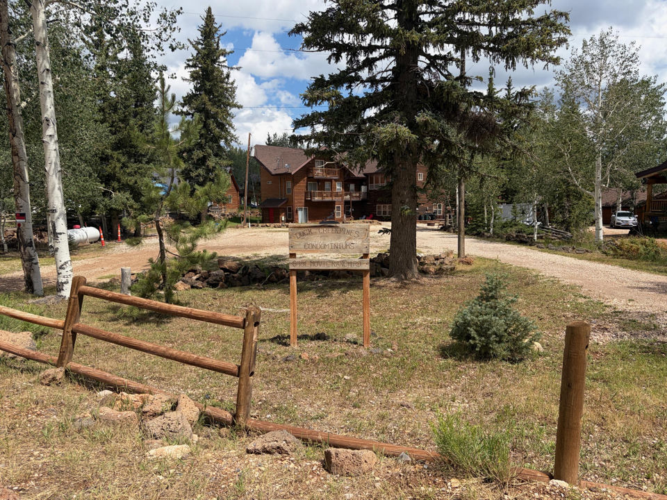 695 E Movie Ranch RD, 1, Duck Creek Village, photo 2