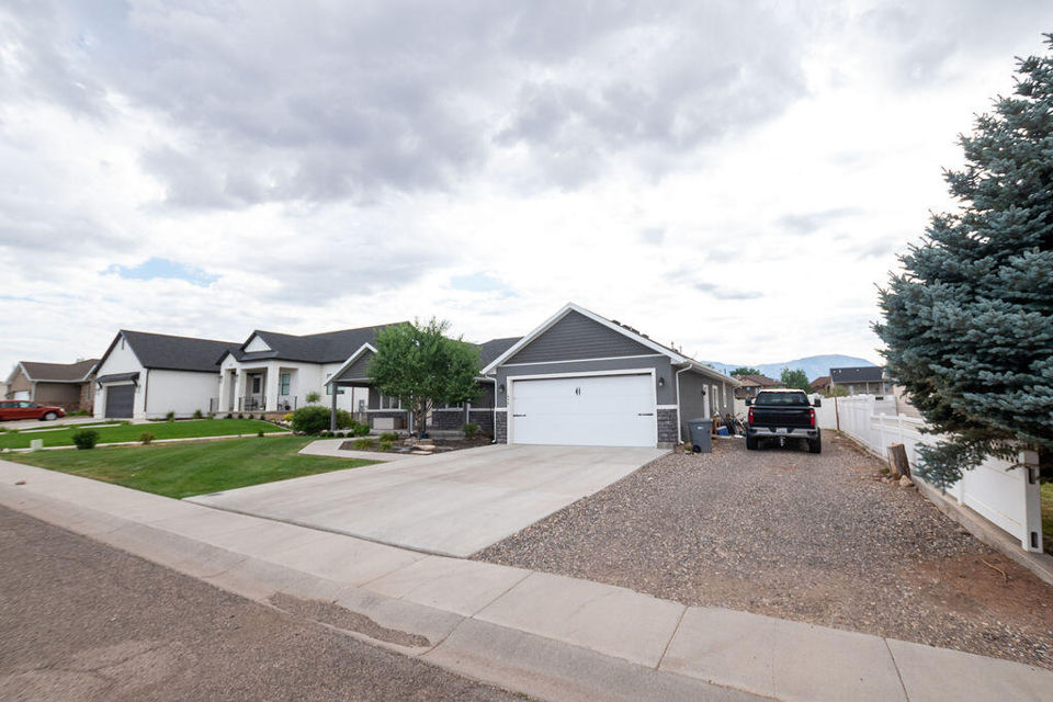 490 N 1000 E, Beaver, photo 3