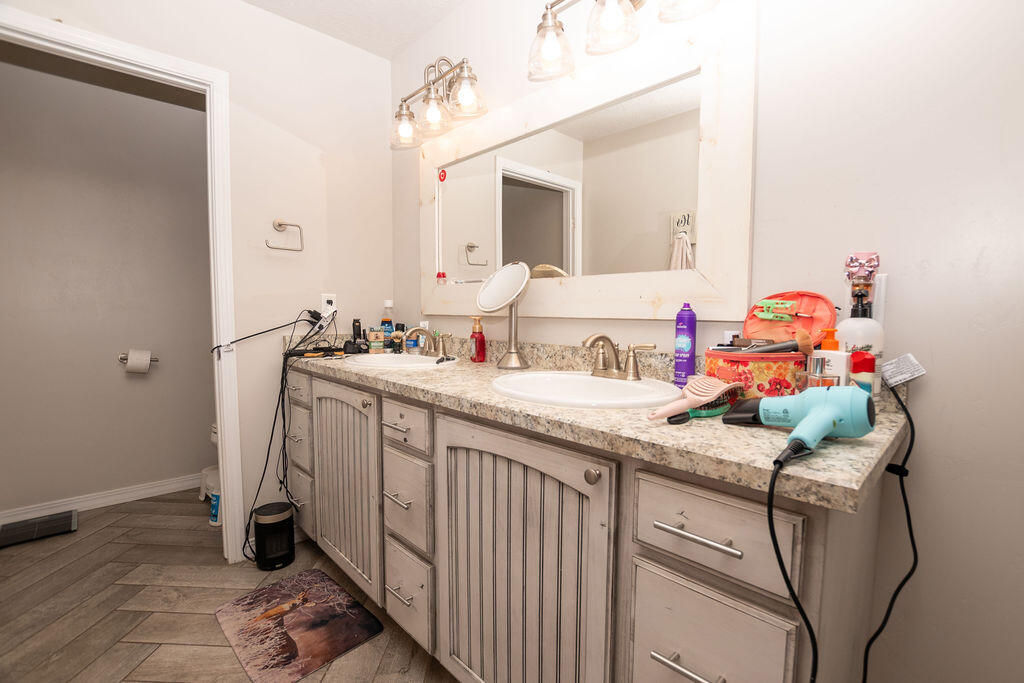 490 N 1000 E, Beaver, photo 21 of 46