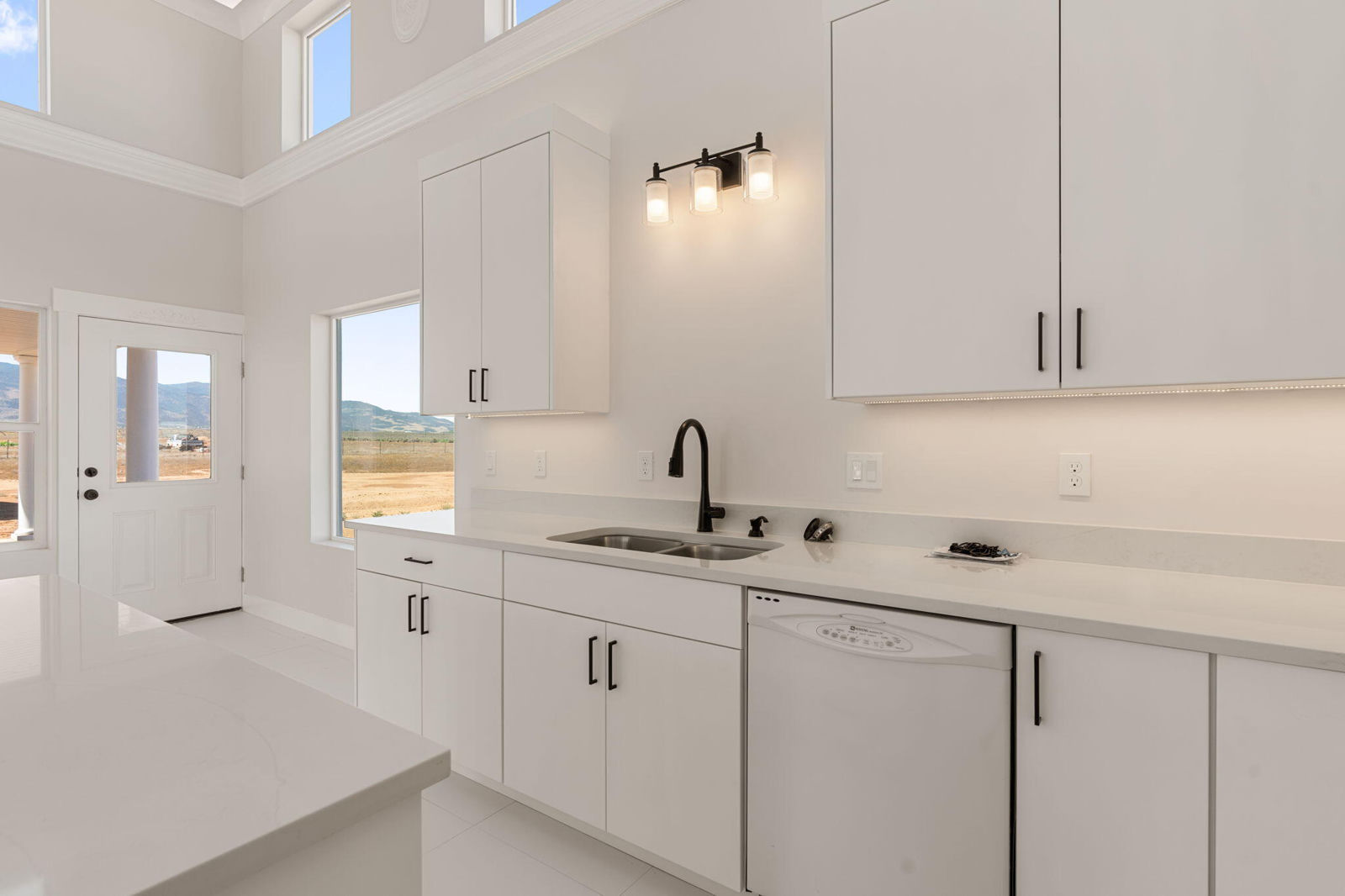 103 N 3700 W, Parowan, photo 6 of 35