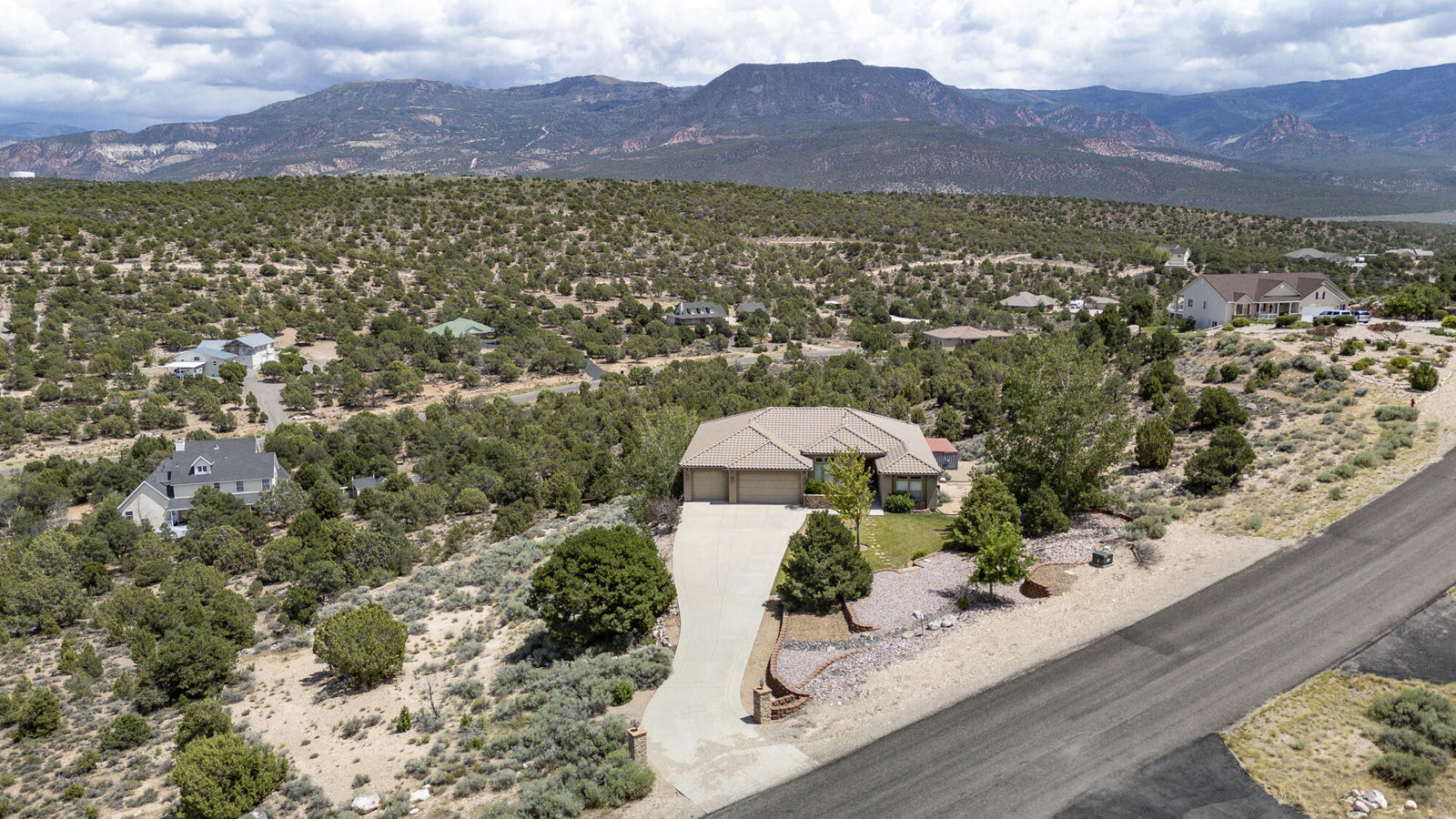 1387 S Hillcrest DR, Cedar City, photo 1