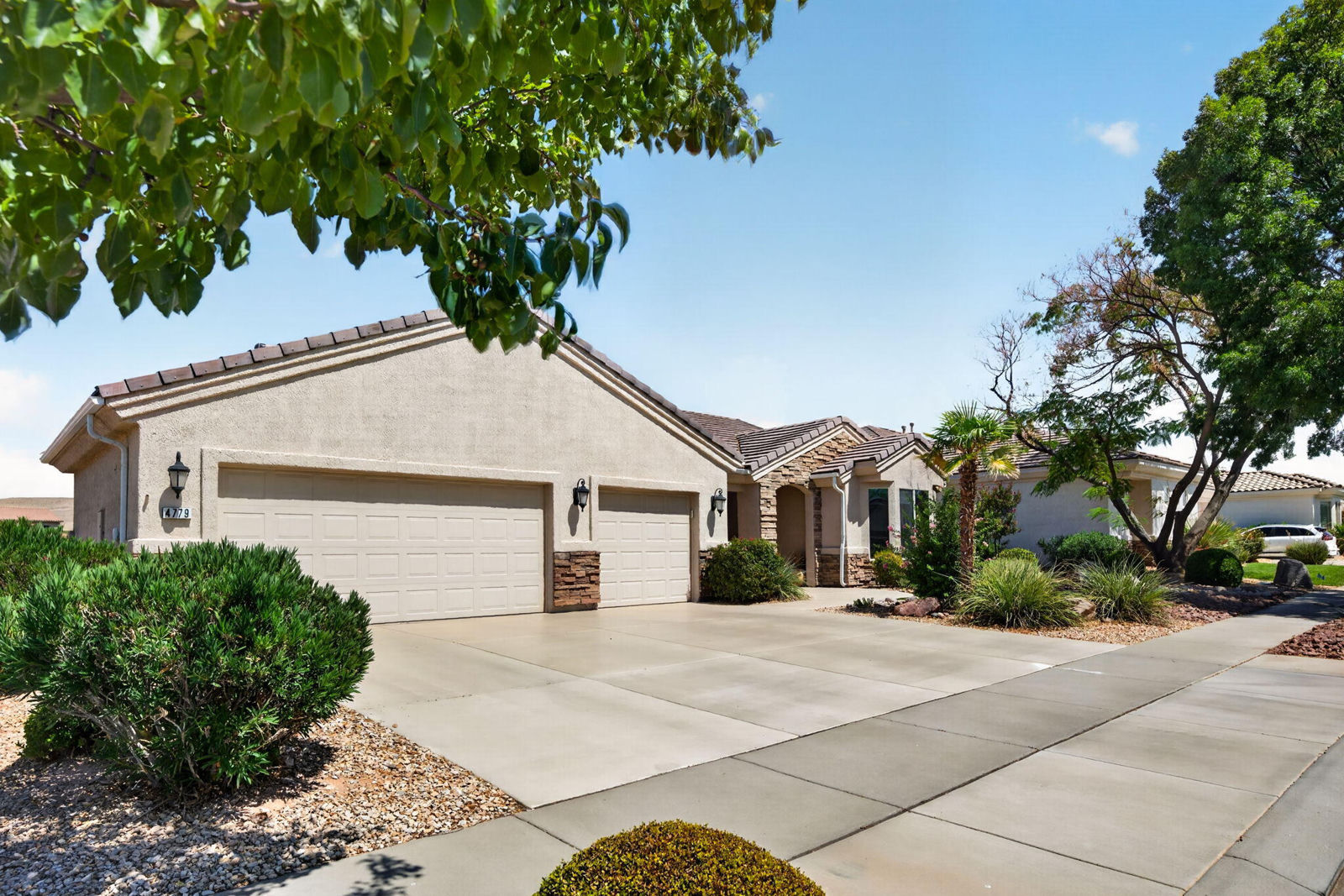 4779 Ironwood DR, St George, photo 2 of 43