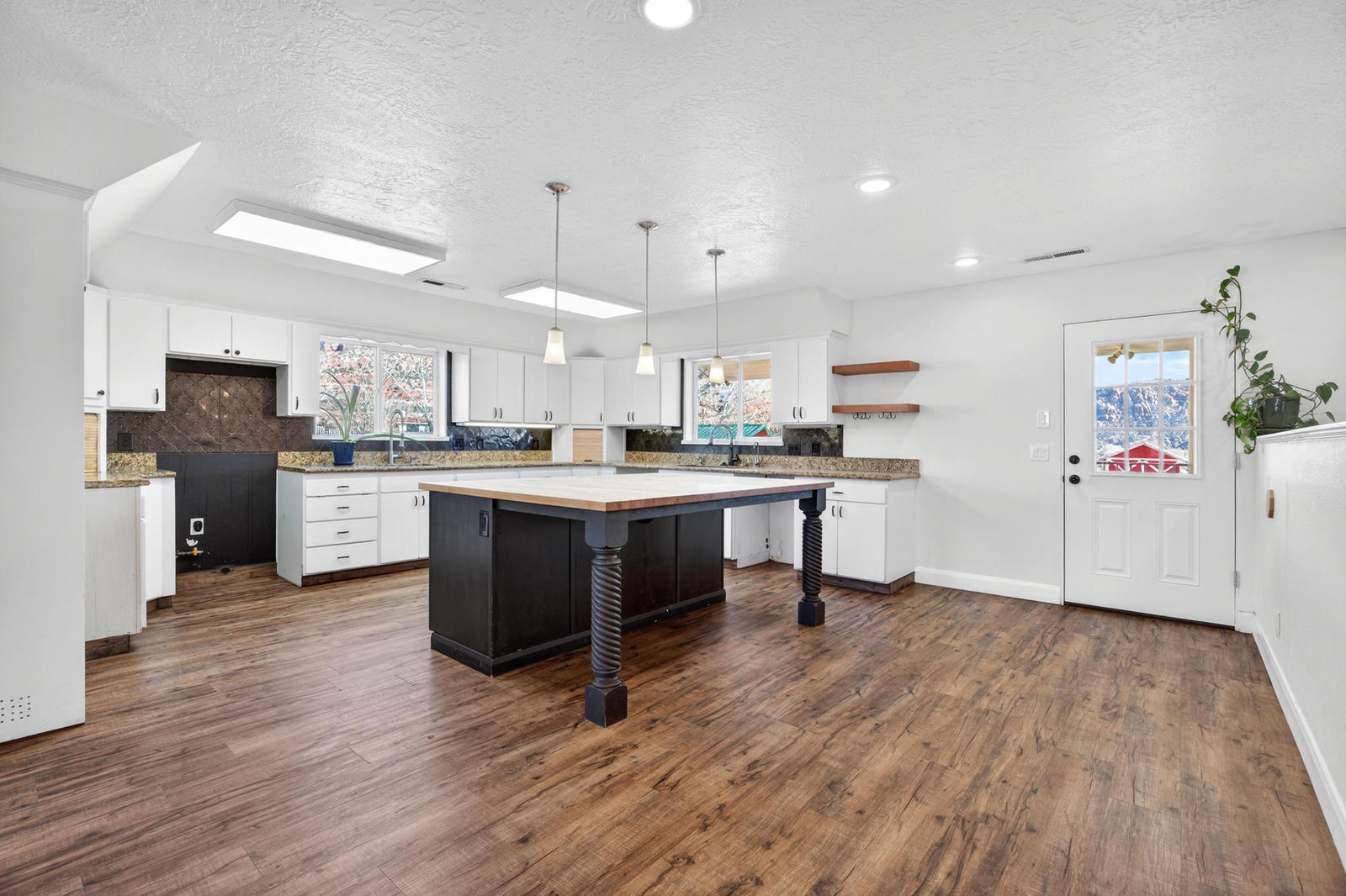 640 N Juniper ST, Hildale, photo 11 of 90