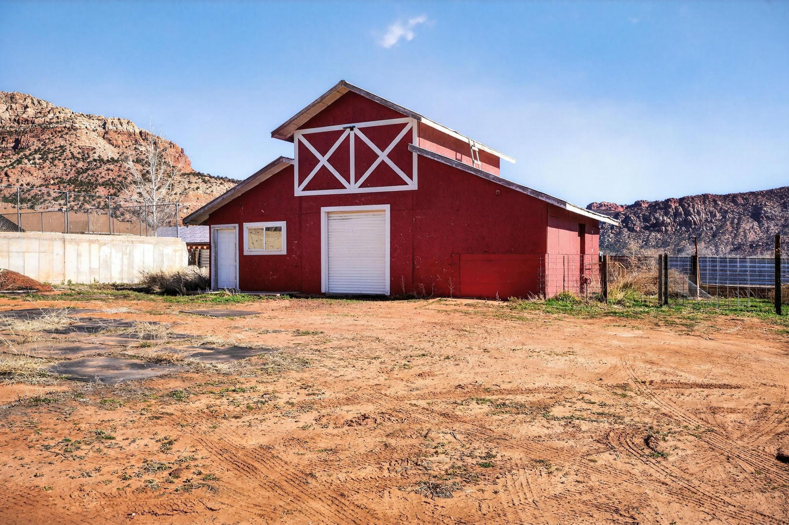 640 N Juniper ST, Hildale, photo 4 of 90