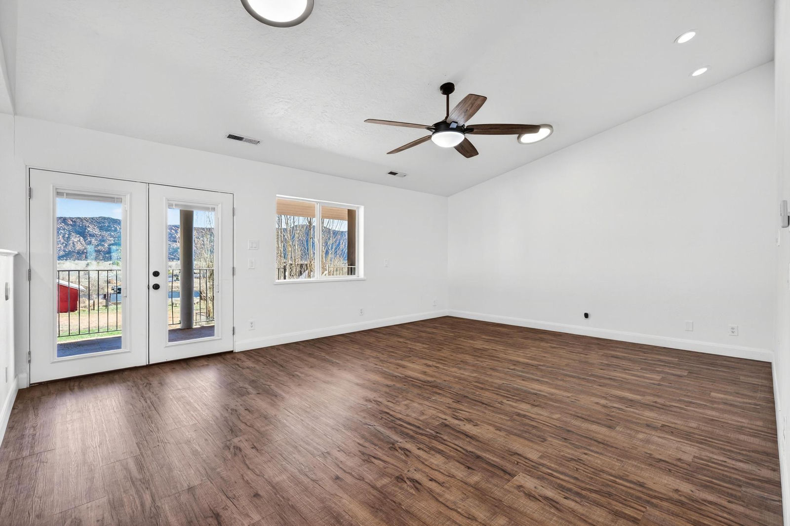 640 N Juniper ST, Hildale, photo 14 of 90