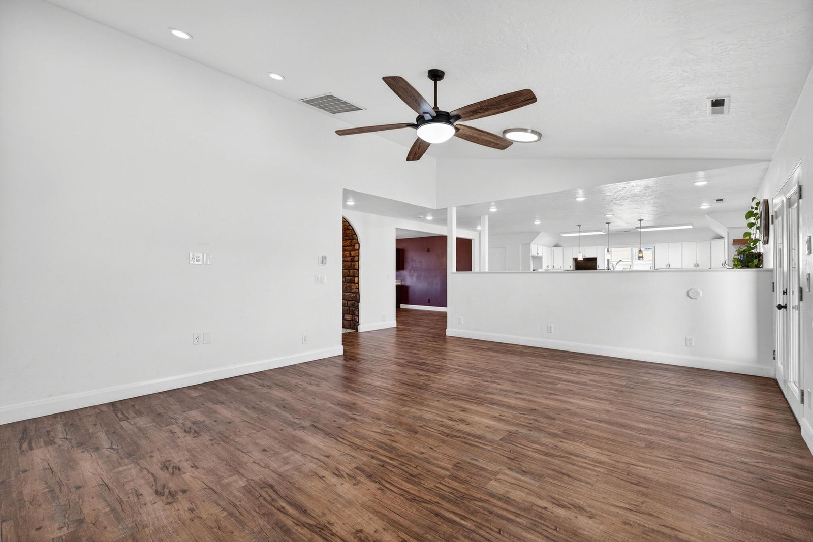 640 N Juniper ST, Hildale, photo 17 of 90