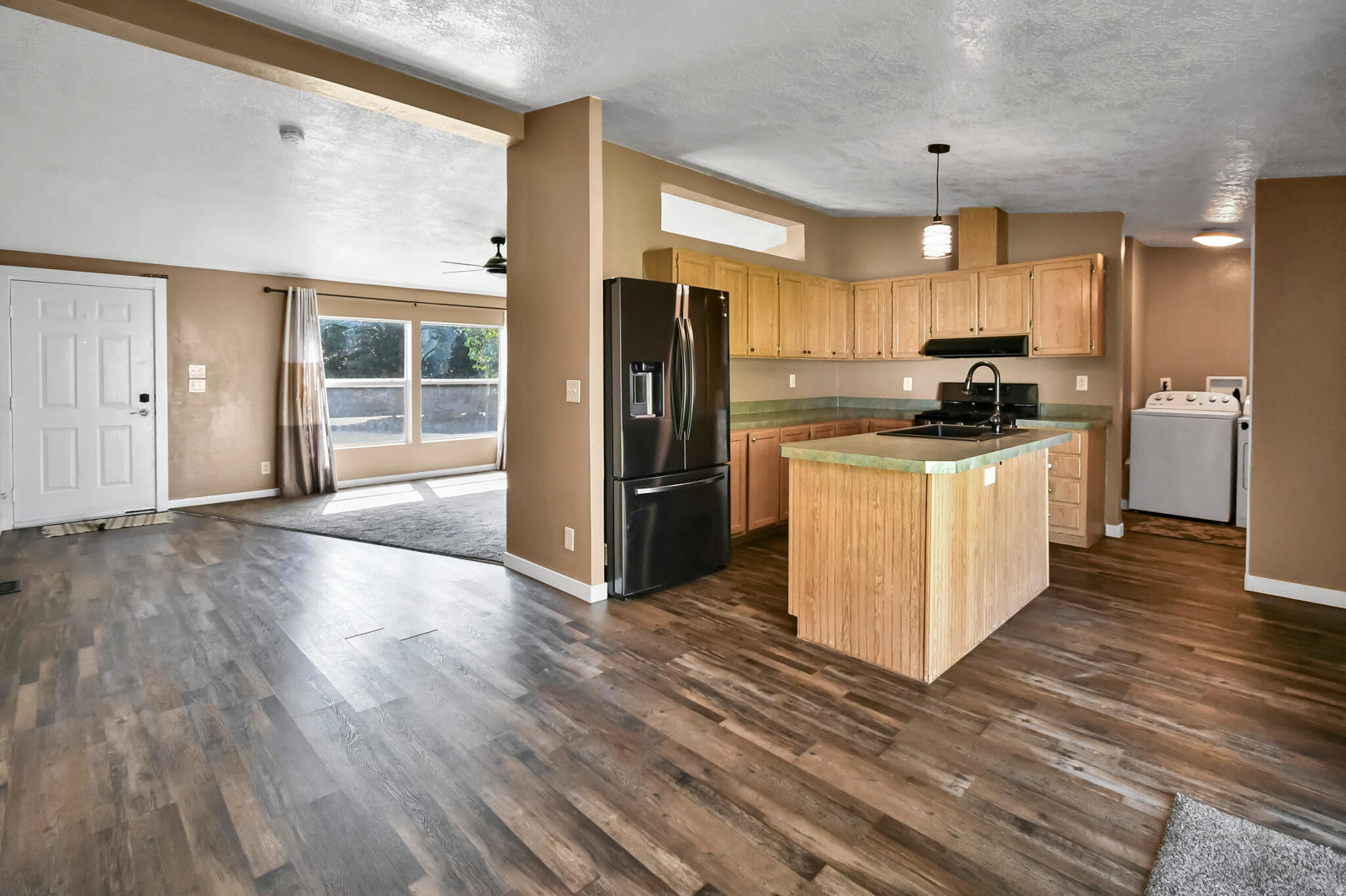 171 N 700 E, Richfield, photo 6 of 51