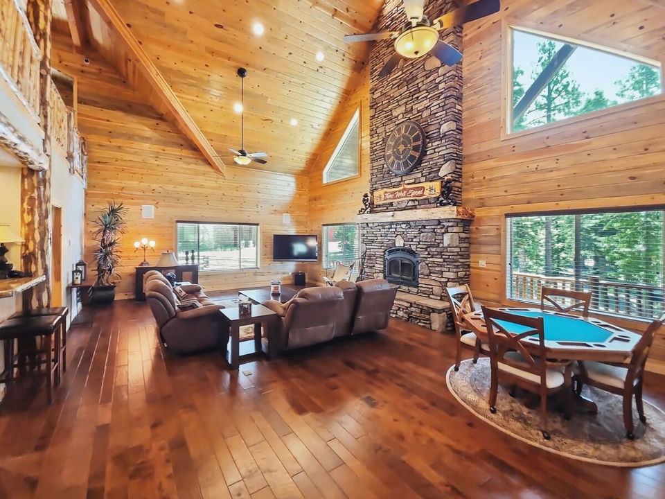 1525 N Henry RD, Duck Creek Village, photo 2