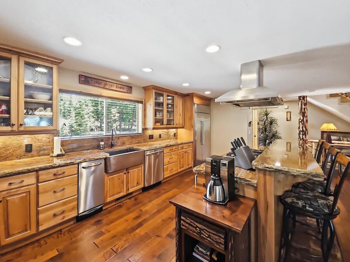 1525 N Henry RD, Duck Creek Village, photo 7 of 50