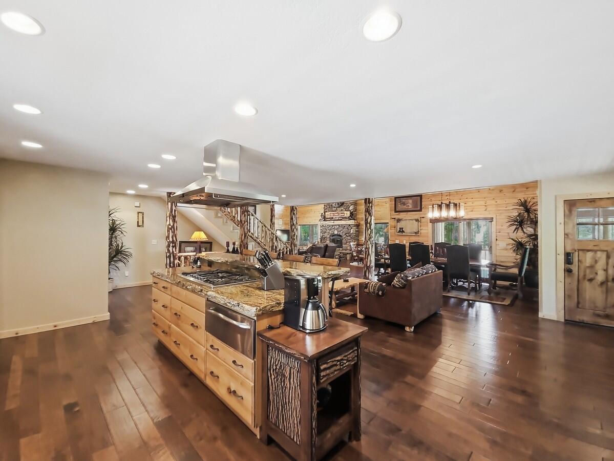 1525 N Henry RD, Duck Creek Village, photo 8 of 50