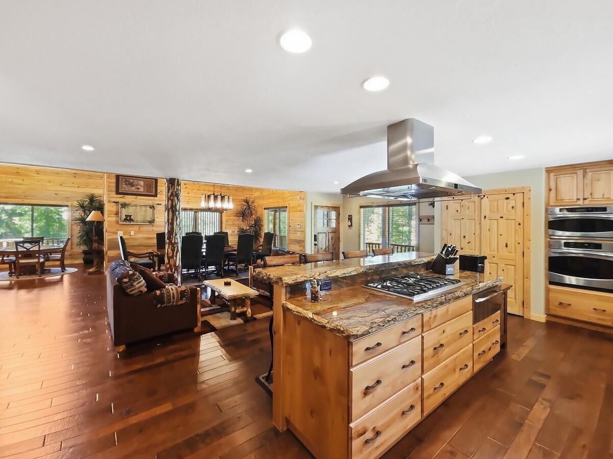1525 N Henry RD, Duck Creek Village, photo 10 of 50