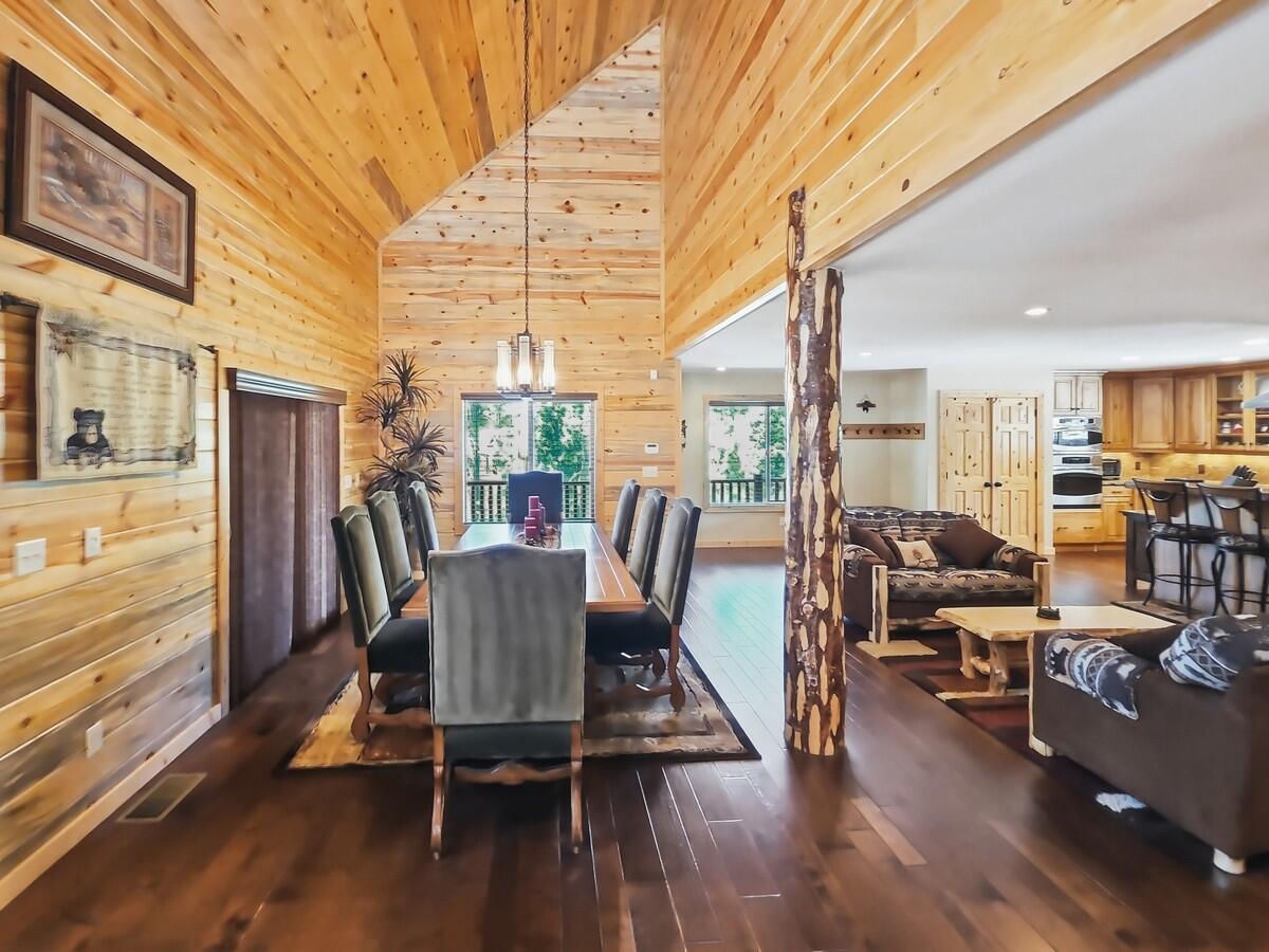 1525 N Henry RD, Duck Creek Village, photo 11 of 50