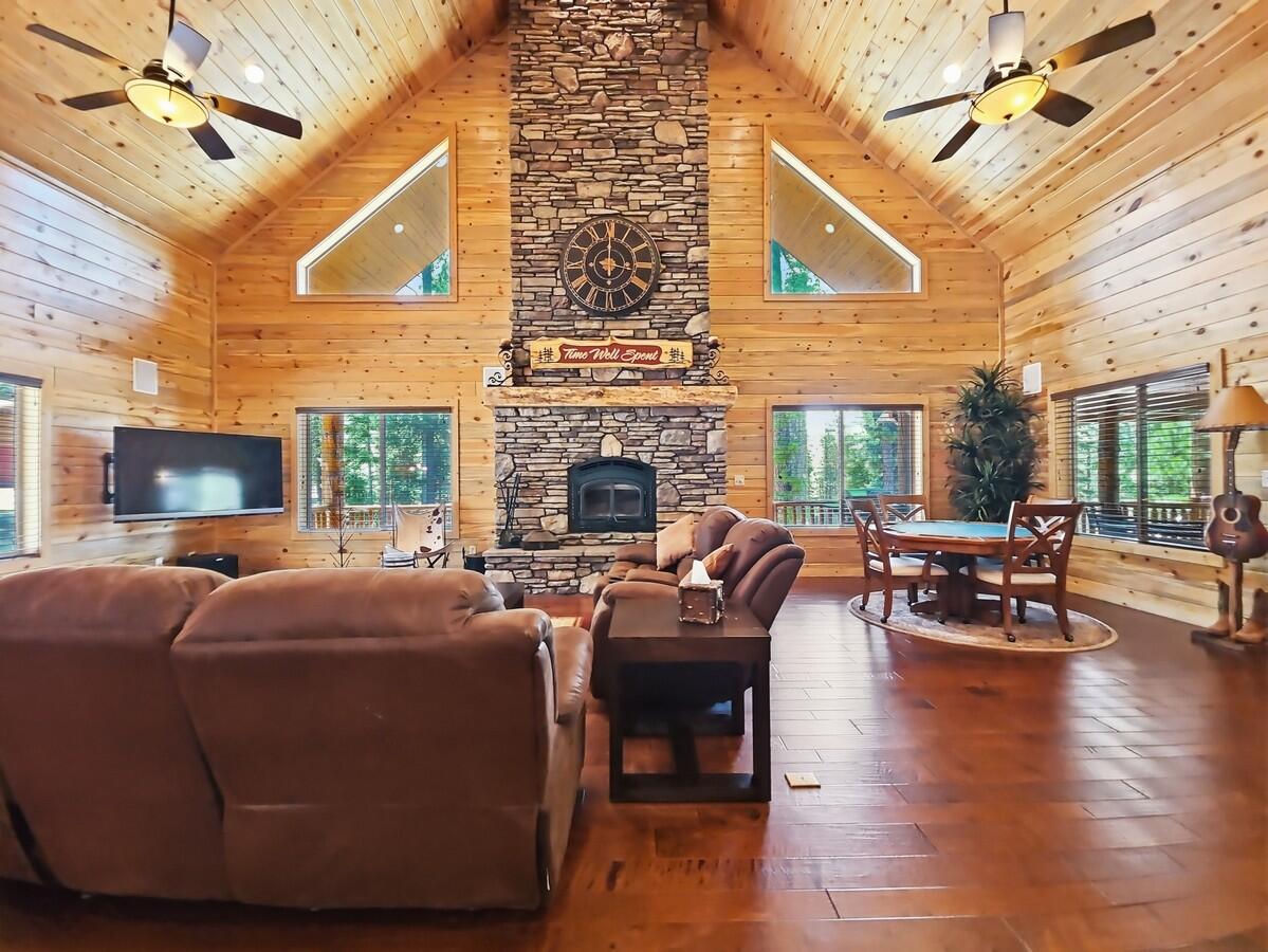 1525 N Henry RD, Duck Creek Village, photo 12 of 50