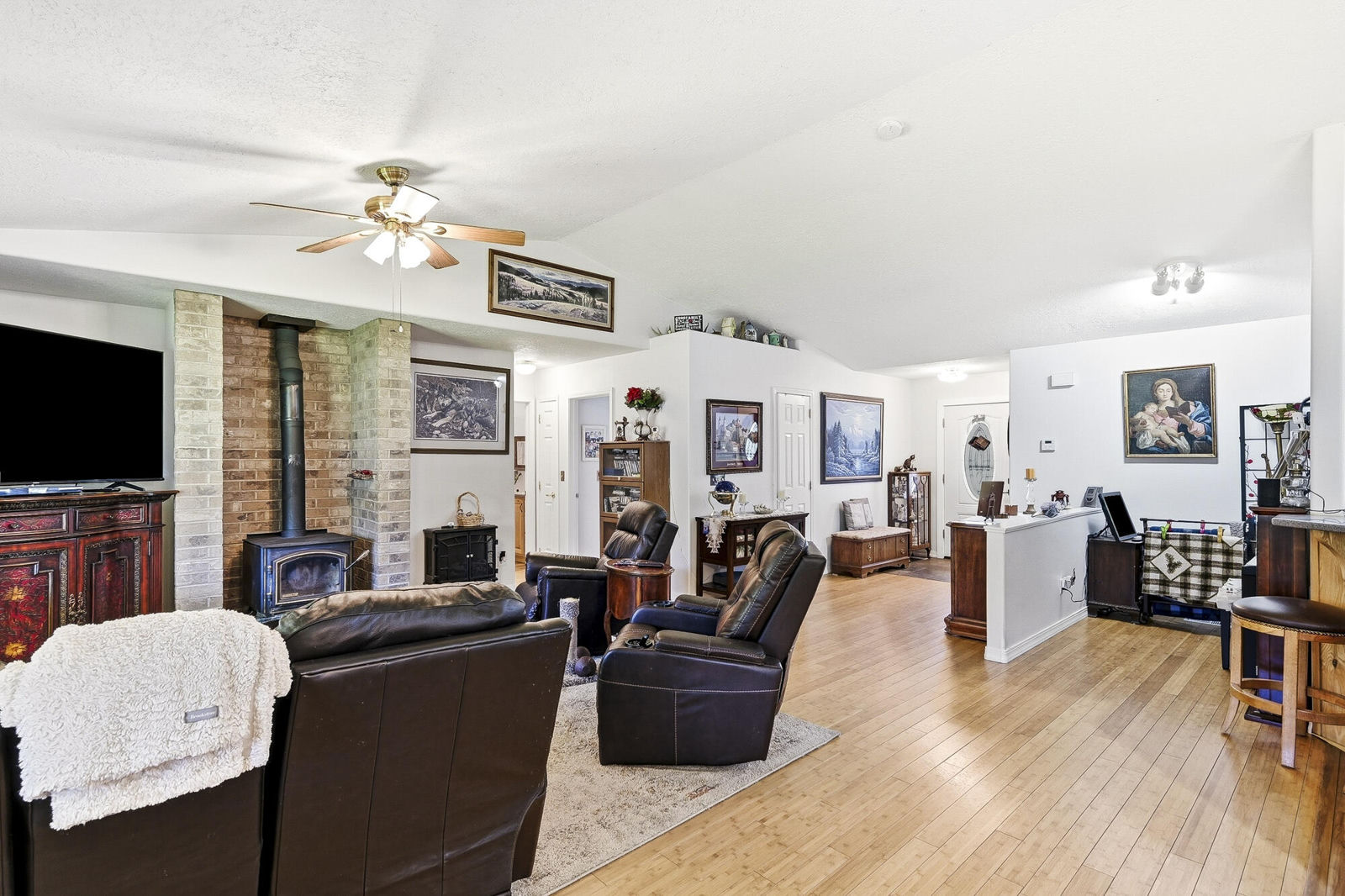 762 W Wipishani LN, New Harmony, photo 9 of 50