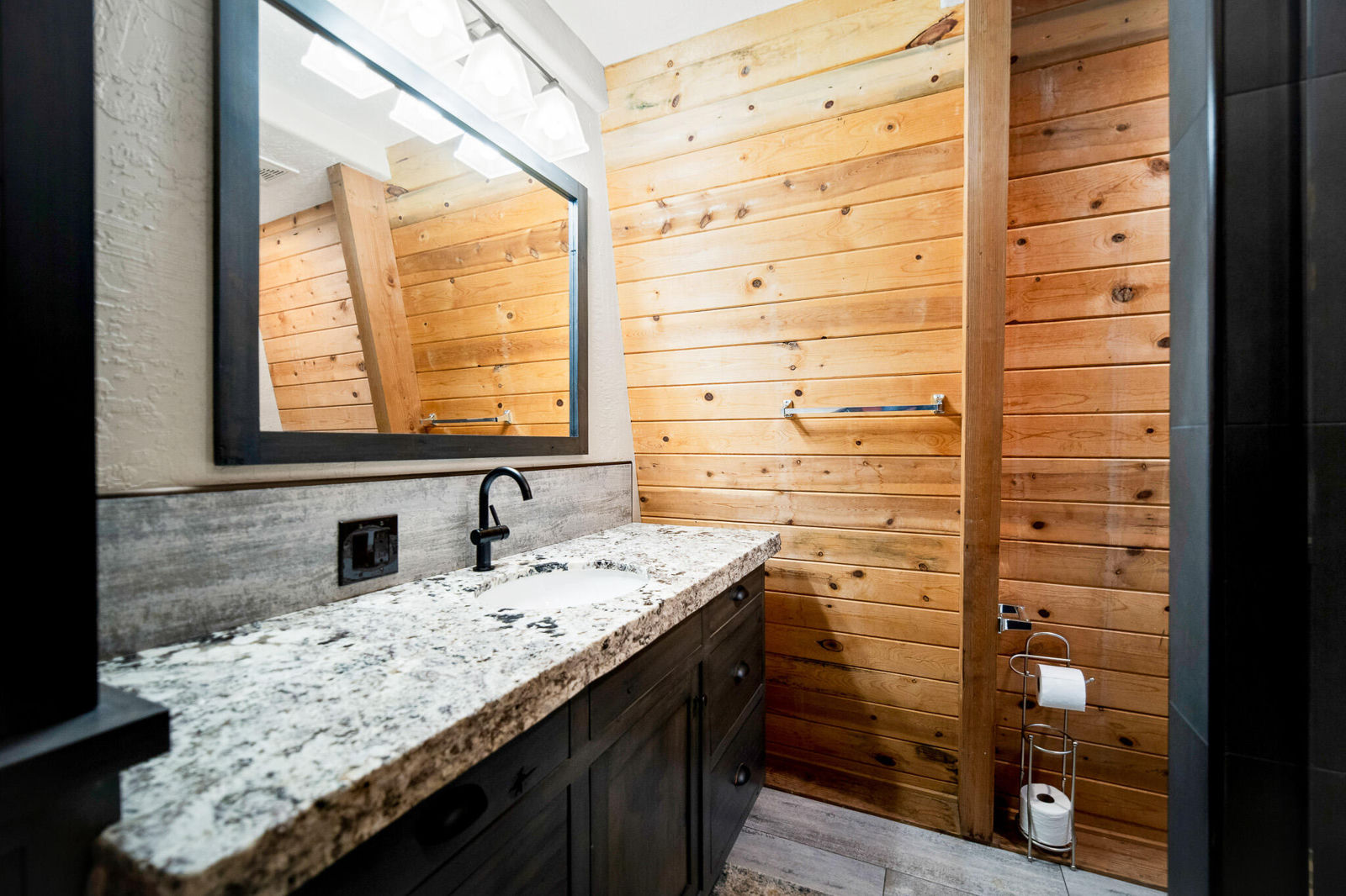3010 E Primrose Path, Duck Creek Village, photo 13 of 48