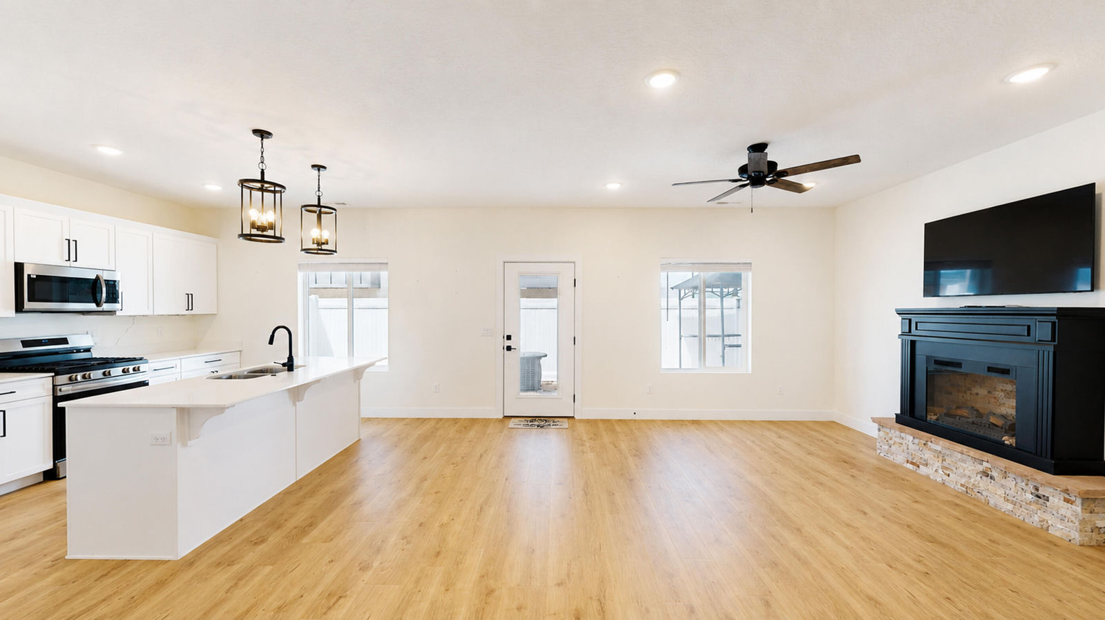 2875 W Cody DR, 32, Cedar City, photo 6 of 30