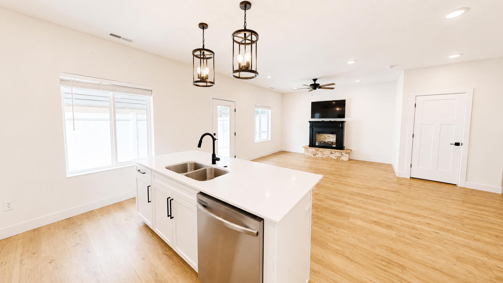 2875 W Cody DR, 32, Cedar City, photo 11 of 30