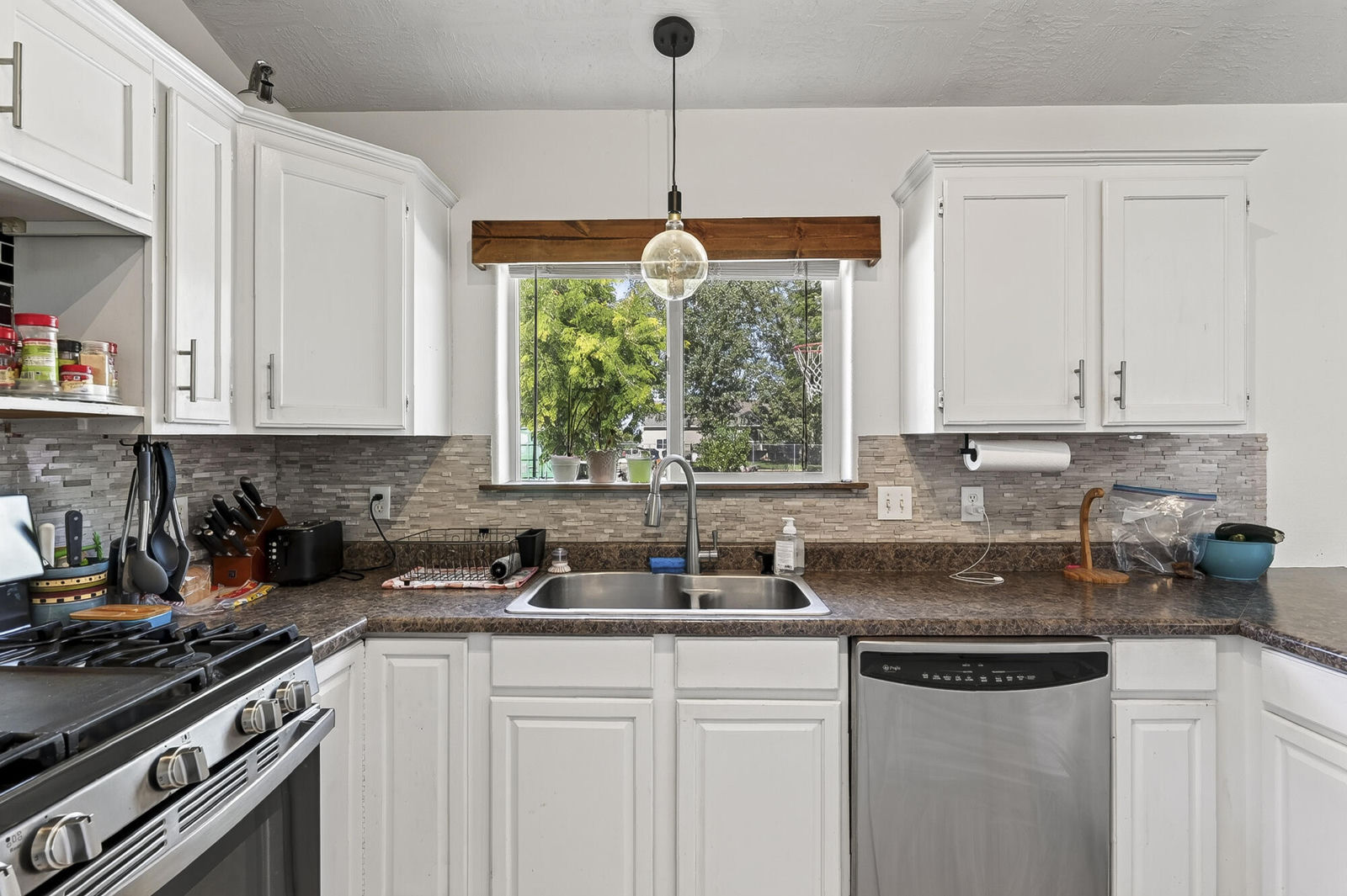 4681 N Santa Fe Trail, Enoch, photo 14 of 49
