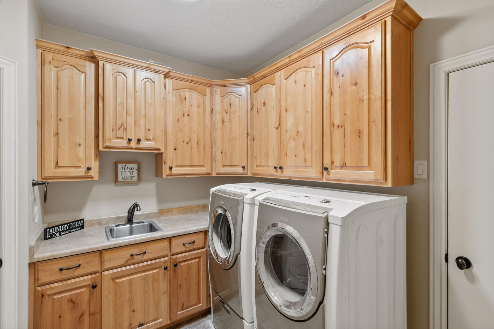 63 W 2875 North CIR N, Cedar City, photo 16 of 54