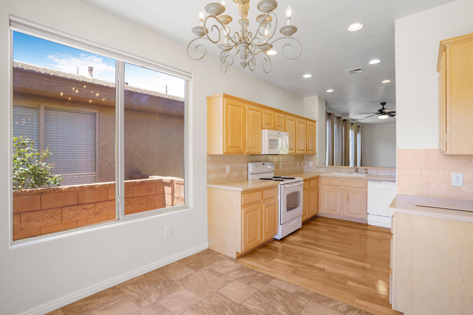 2196 N Silverstone Way, Washington, photo 6 of 31