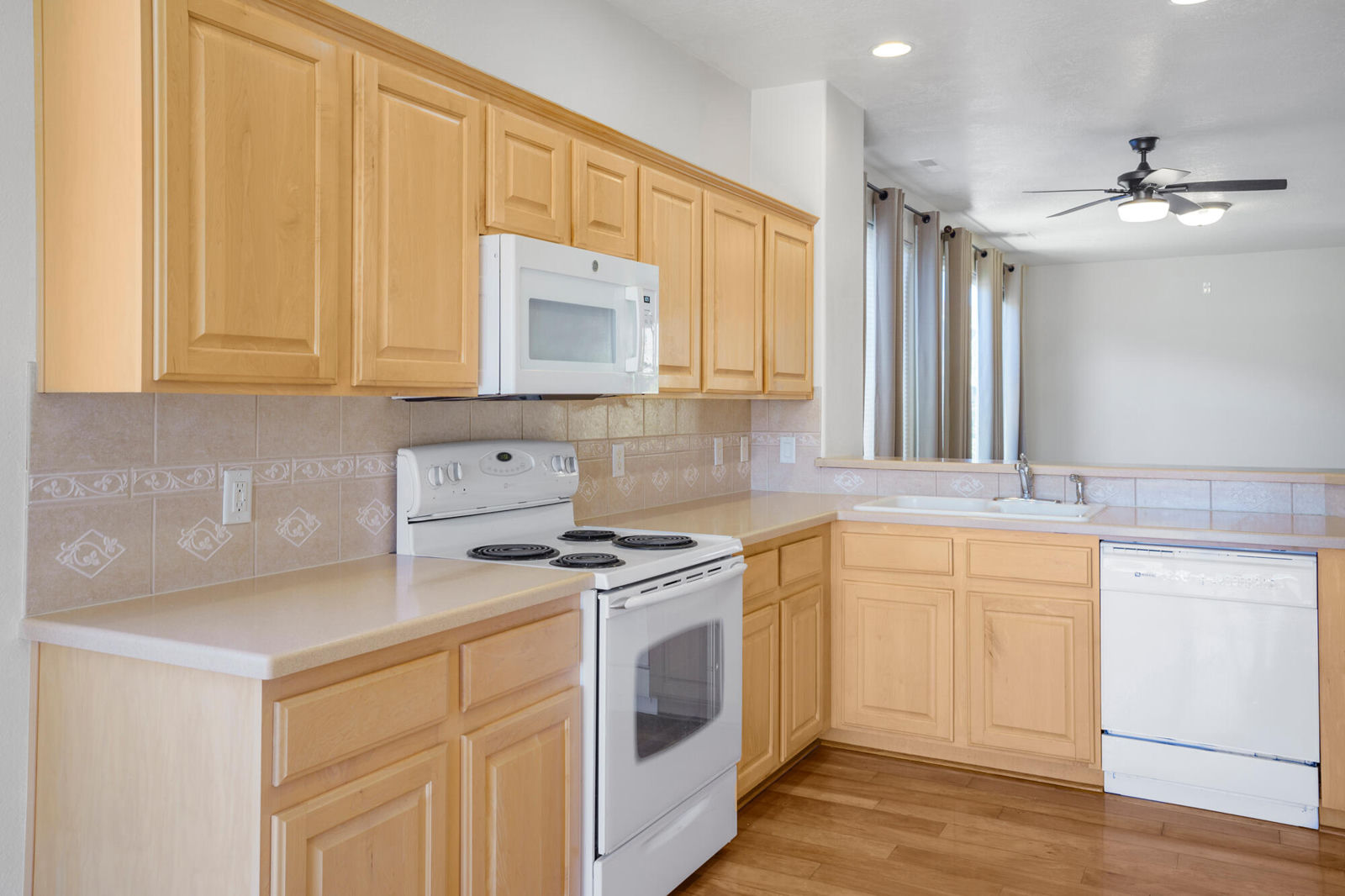 2196 N Silverstone Way, Washington, photo 7 of 31
