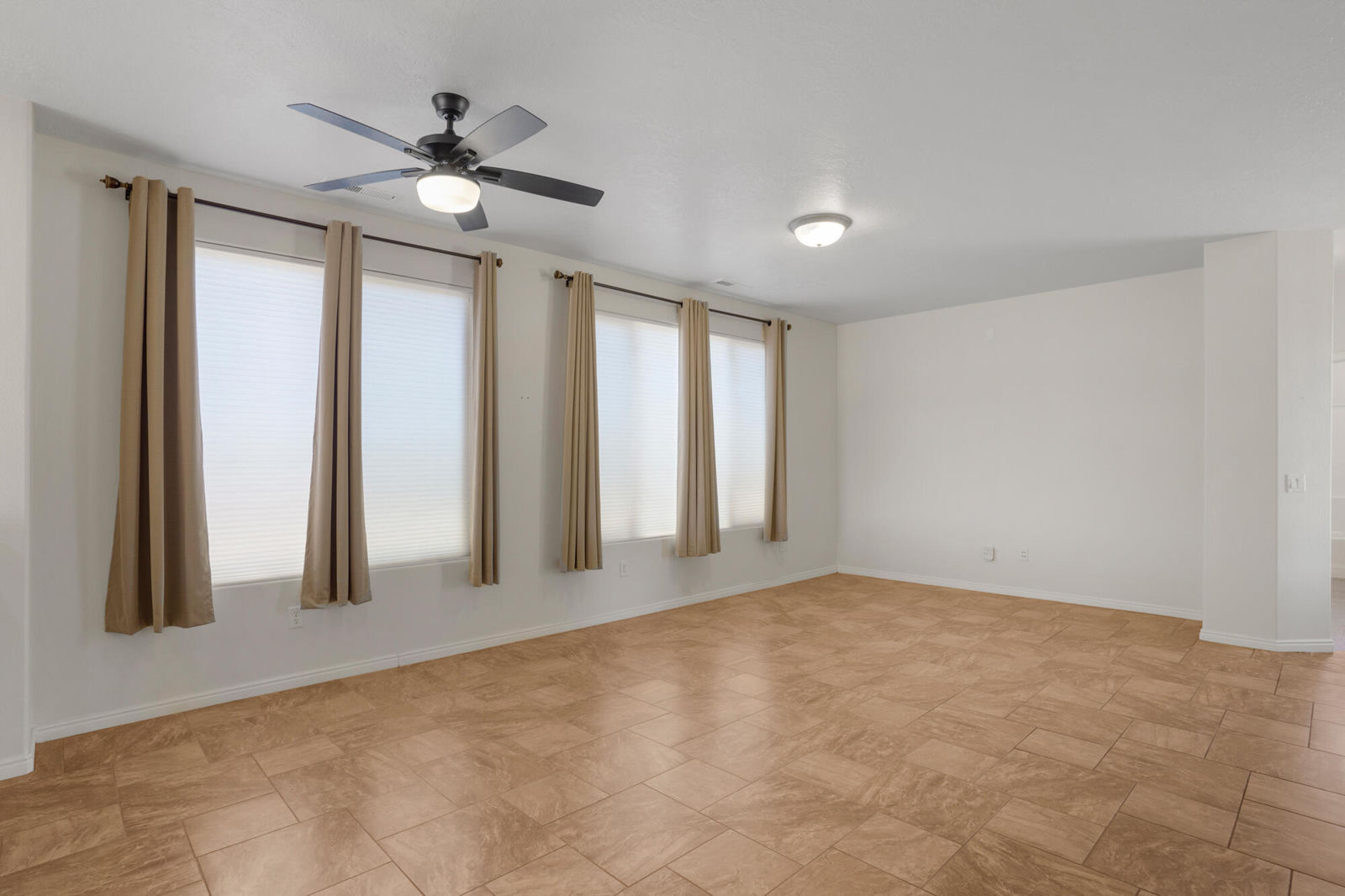 2196 N Silverstone Way, Washington, photo 9 of 31