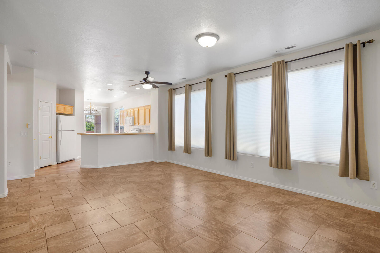 2196 N Silverstone Way, Washington, photo 10 of 31
