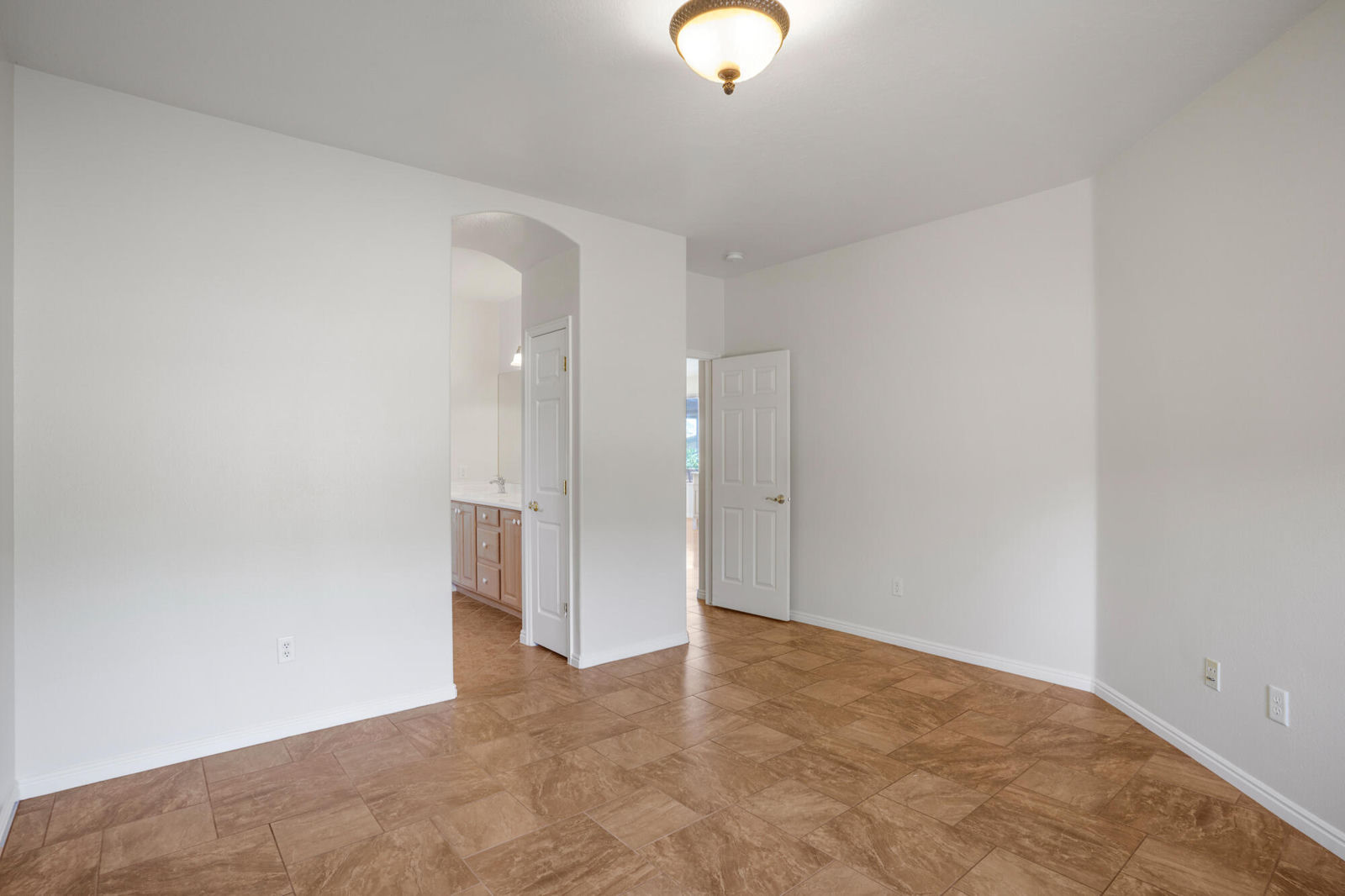 2196 N Silverstone Way, Washington, photo 12 of 31