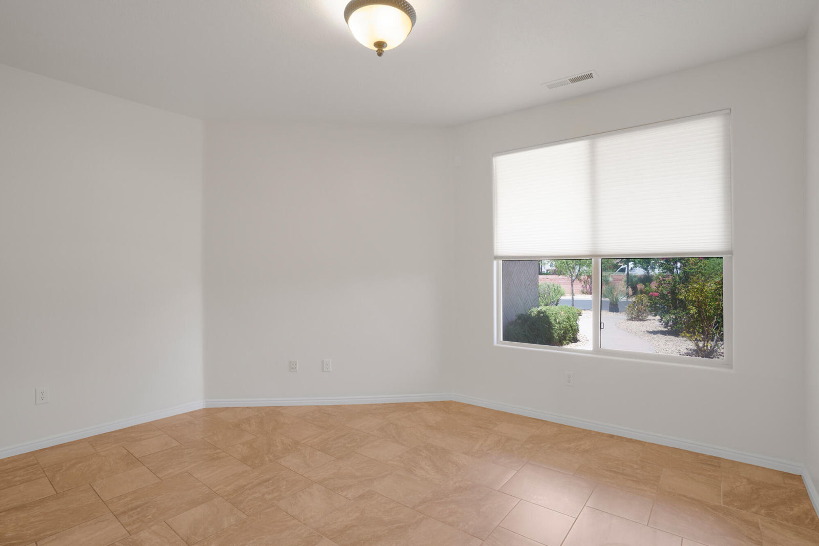 2196 N Silverstone Way, Washington, photo 13 of 31