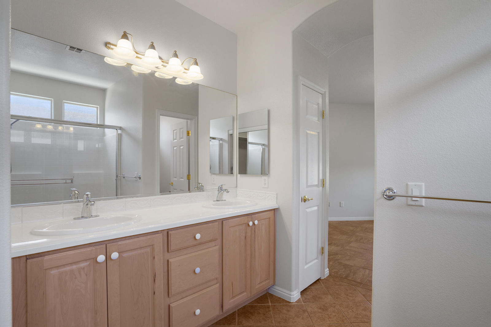 2196 N Silverstone Way, Washington, photo 16 of 31