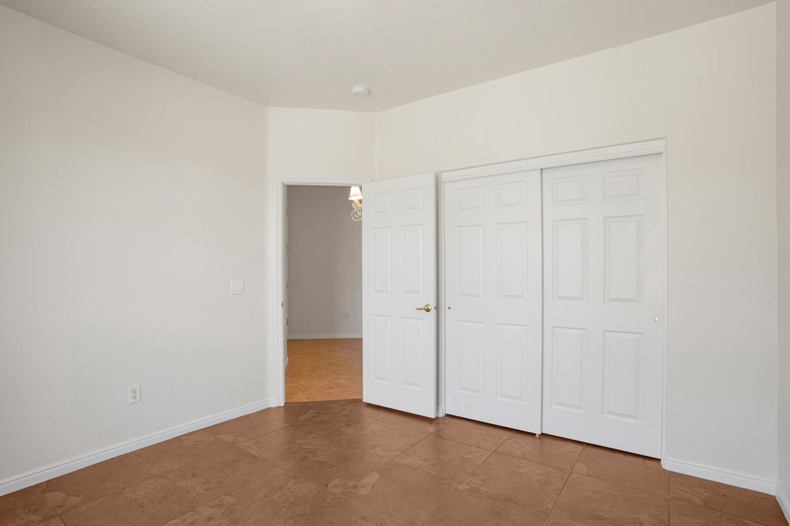 2196 N Silverstone Way, Washington, photo 19 of 31