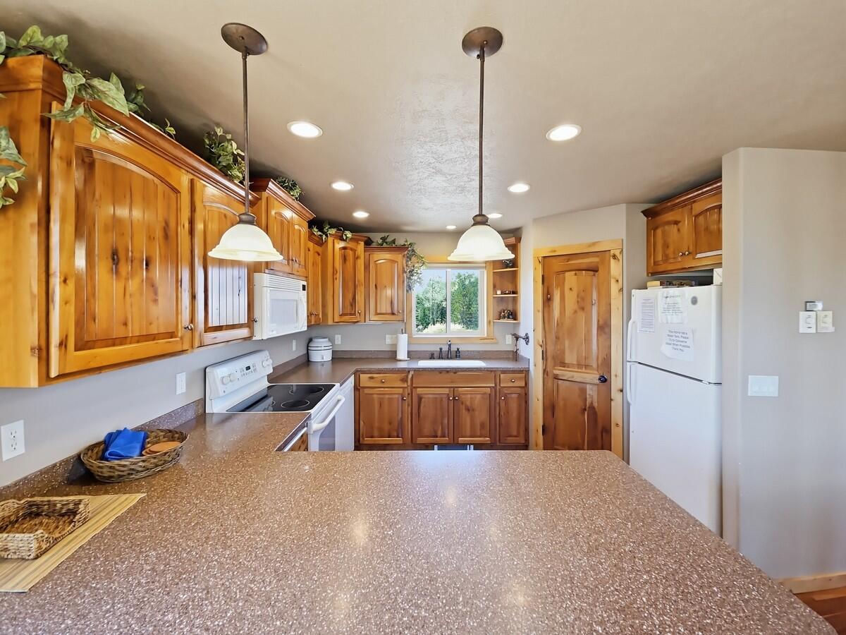 1402 N Aspen DR, Brian Head, photo 6 of 50