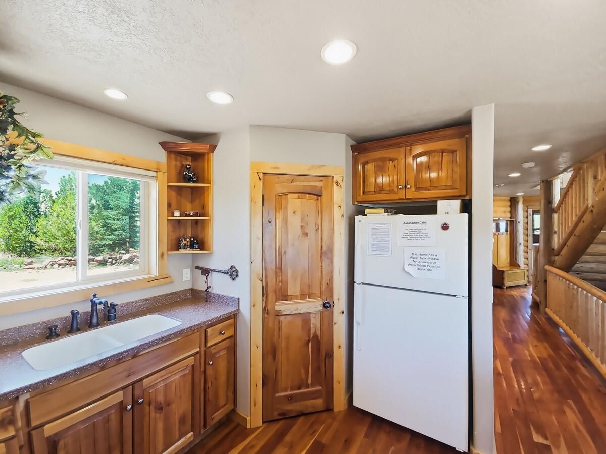 1402 N Aspen DR, Brian Head, photo 7 of 50