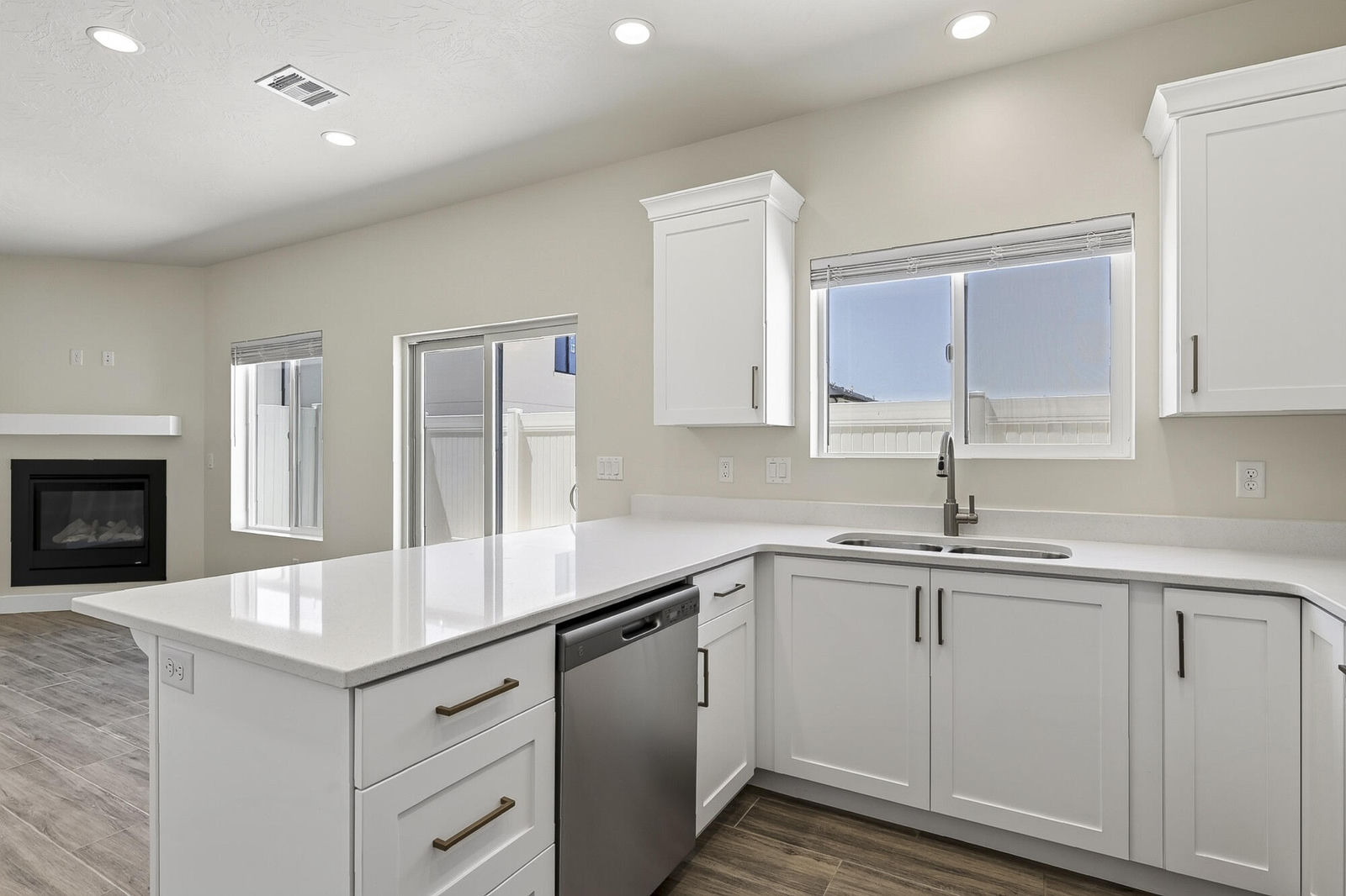 51 S 4375 W, 33, Cedar City, photo 15 of 49