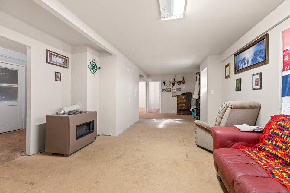 318 S Center ST, Enterprise, photo 5 of 35
