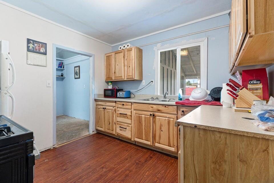 318 S Center ST, Enterprise, photo 6 of 35